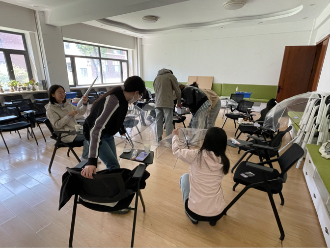 2025年“朋辈协力·心理成长”系列活动——成人直播平台
研究生开展“绘伞疗心·雨季晴空”情绪表达与创意手作工坊